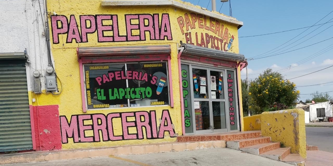 Investigan robo con violencia cometido en una papelería