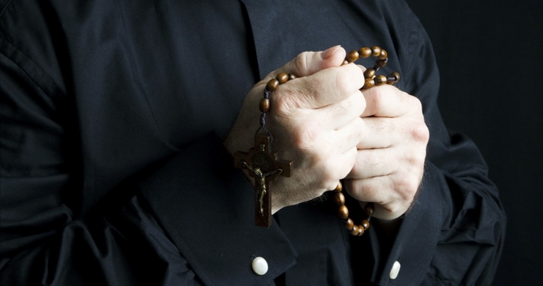 Víctimas de sacerdote se quedan sin denunciar