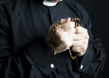 Víctimas de sacerdote  se quedan sin denunciar