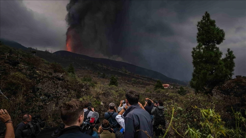 Ruge volcán en España y los habitantes temen nuevos sismos