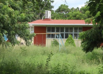 Continúan trabajos de rehabilitación en escuelas