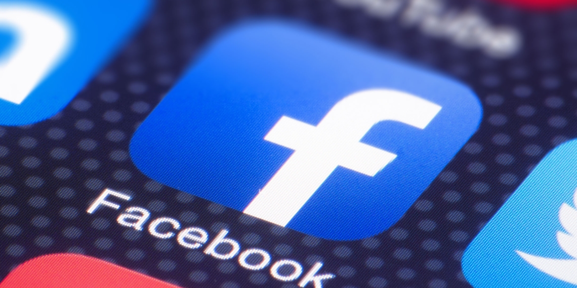 Pierde hasta 5,900 mdd Zuckerberg por apagón