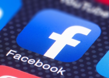 Pierde hasta 5,900 mdd Zuckerberg por apagón