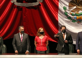 Samuel García rinde protesta como gobernador de Nuevo León