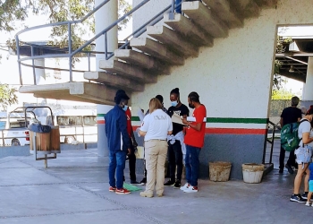 Migrantes saturan oficinas del INM para regularizar su estancia legal
