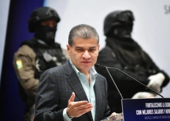 Estudio y empleo armas para alejar a los jóvenes de la delincuencia