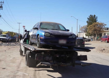Se continúa atendiendo problemática de autos chatarra en vía pública