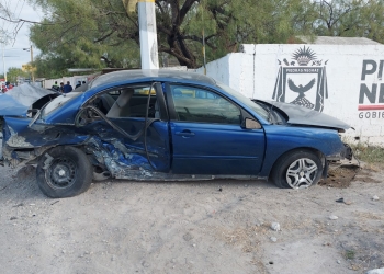 Vehículos terminan destrozados tras encontronazo