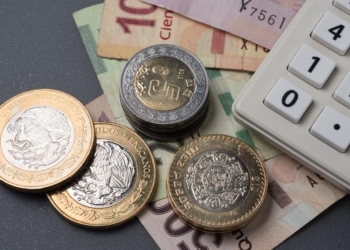 El gobierno prepara alza al salario mínimo general para el 2022