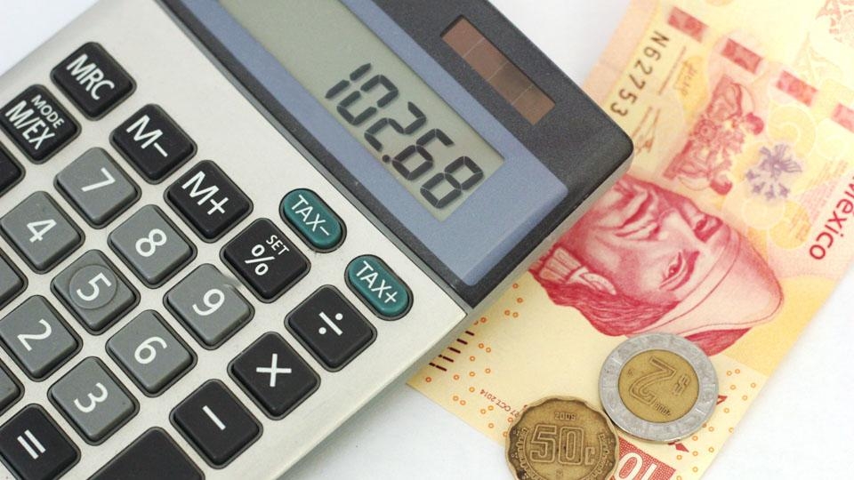 El gobierno prepara alza al salario mínimo general para el 2022