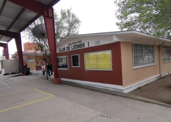 Pegan ladrones en dos planteles educativos