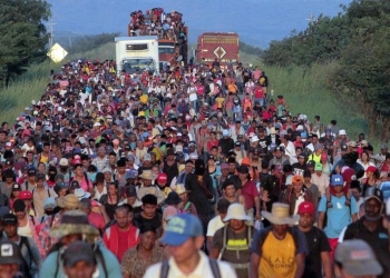 Caravana migrante sale de Arriaga, Chiapas, y llega a Oaxaca