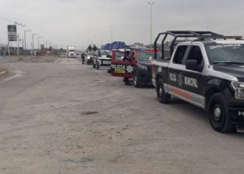 Ubican pipa conectada a una toma de PEMEX