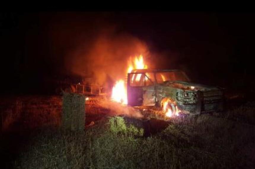 No hoy reporte de robo sobre Pick Up quemada