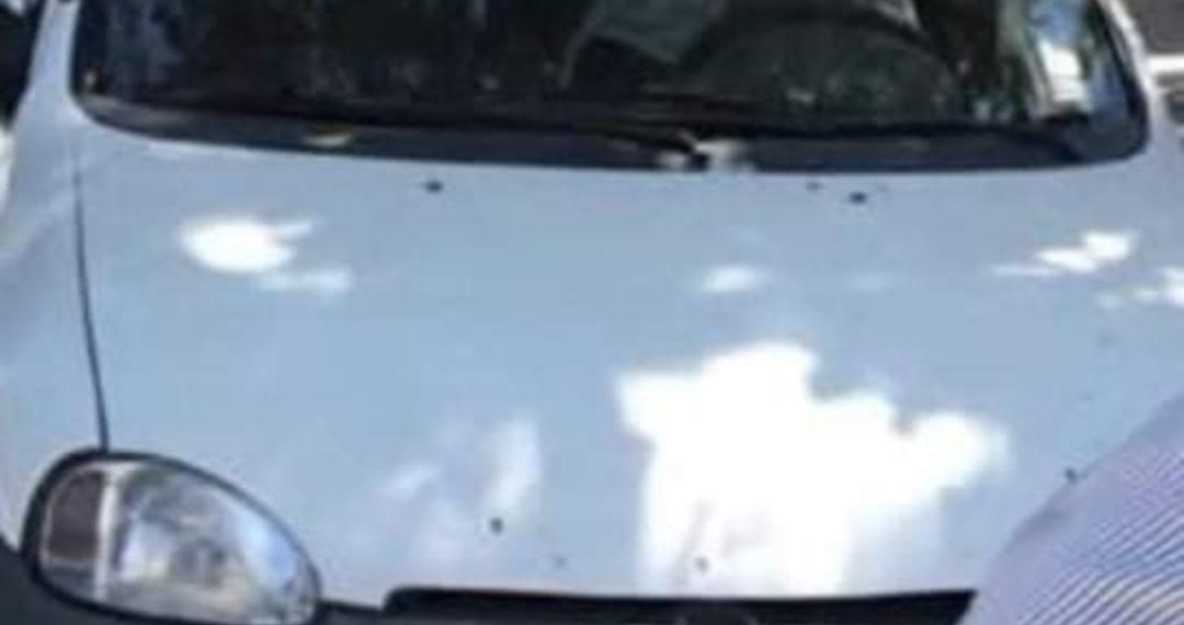 Le roban vehículo del exterior de su domicilio