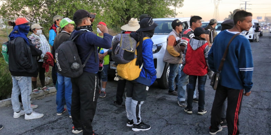 INM abandonó a 16 migrantes en Puebla por “error administrativo”: Segob