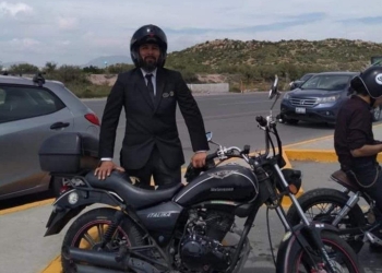 Roban motocicleta  de récord mundial