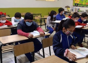 En marzo 100 por ciento de escuelas operarán en modo presencial; Riquelme