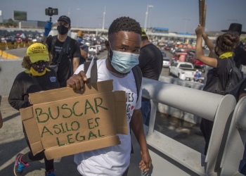 Programa “Quédate en México” es contrario al derecho internacional