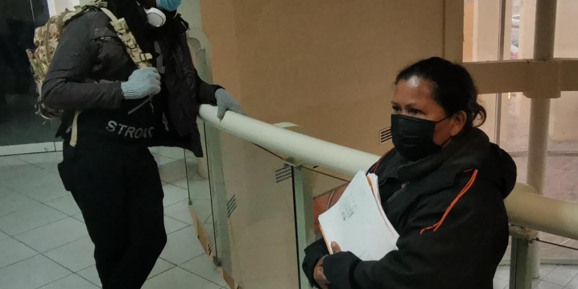 Familia salvadoreña denuncia a inspectores de enlace por robo y amenazas