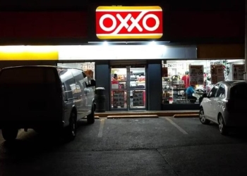 Se registra movilización policiaca por supuesto robo violento en tienda