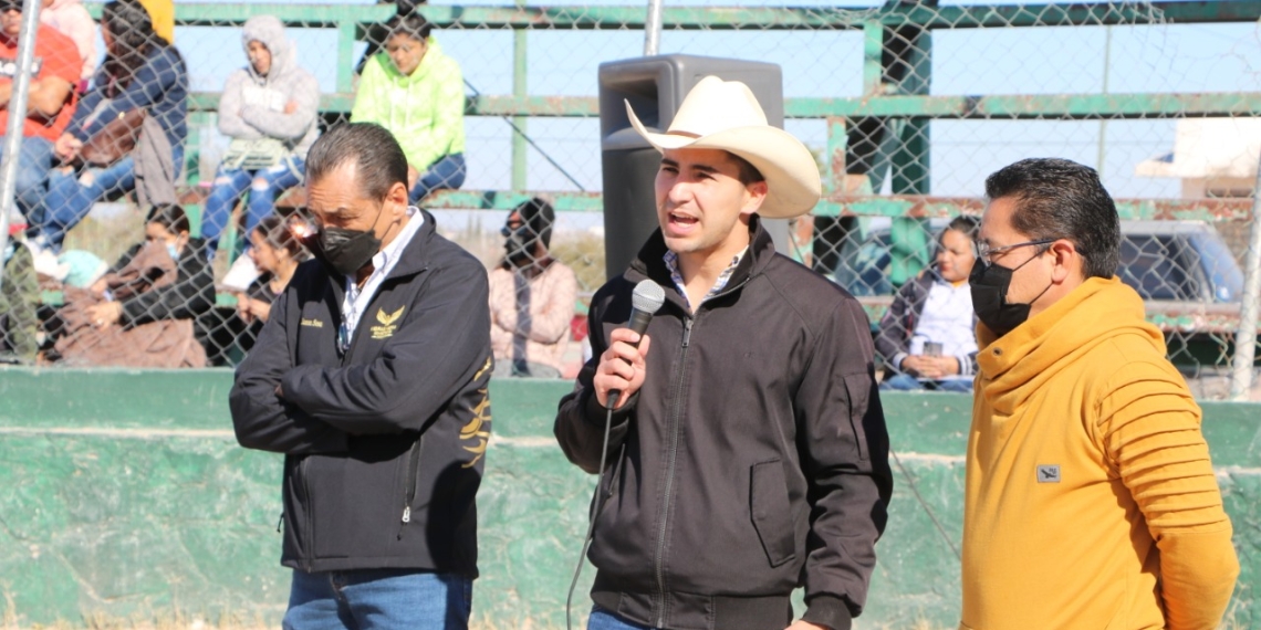 Lanza la primera bola en el juego de las estrellas