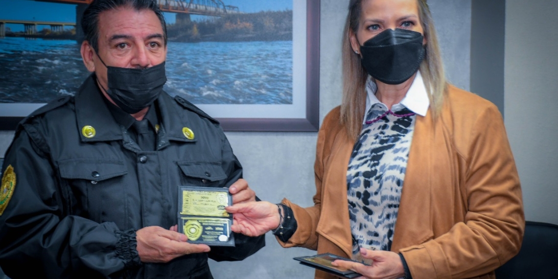 Entregan placas al Escuadrón de Motociclistas