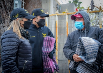 Llevan apoyos del programa “Abrigando Corazones”
