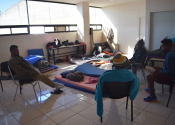 Albergan a cinco personas por bajas temperaturas