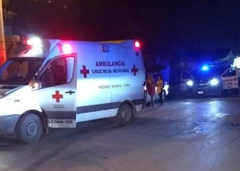 Grave hondureño tras recibir batazo en la cabeza