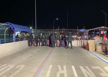 Cierran Puente Internacional II por motín de migrantes