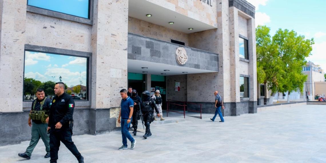 Propietarios de taxis sin concesión piden apoyo al municipio