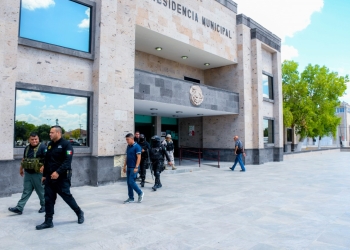 Propietarios de taxis sin concesión piden apoyo al municipio