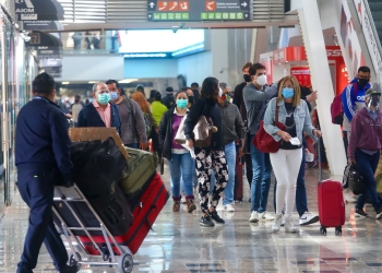 Estados Unidos pide no viajar a México por alto nivel de COVID-19