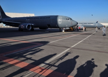 Sale avión militar para repatriar a mexicanos que vivían en Ucrania