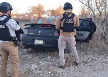Aseguran metanfetamina dentro de vehículo abandonado