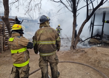 Incendio en vivienda termina con cuarto de madera
