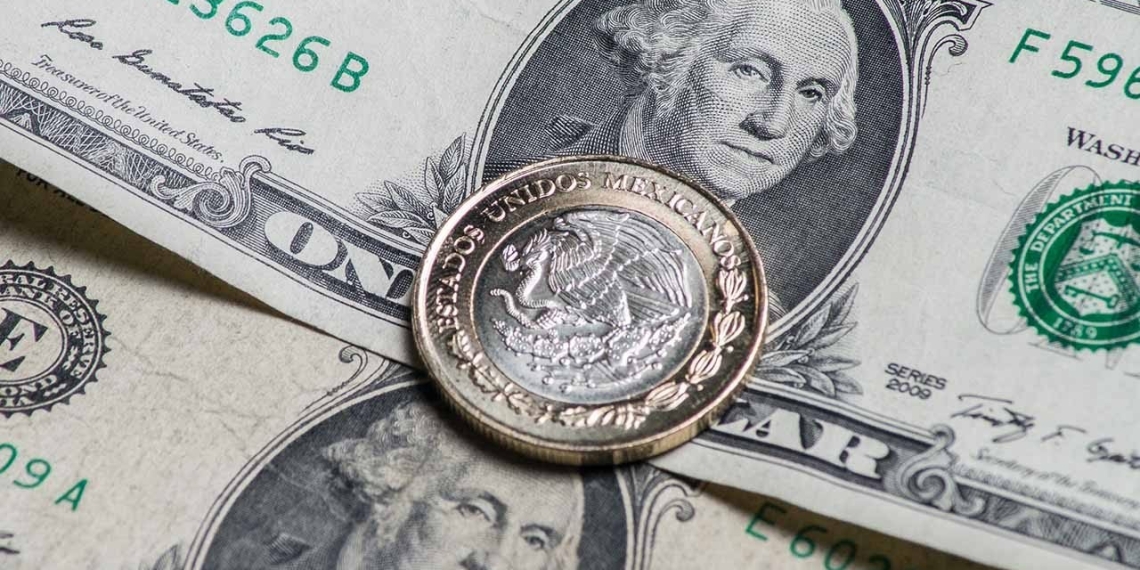 Peso cae 1.8% tras ataque de Rusia a Ucrania; dólar cotiza en 21.20