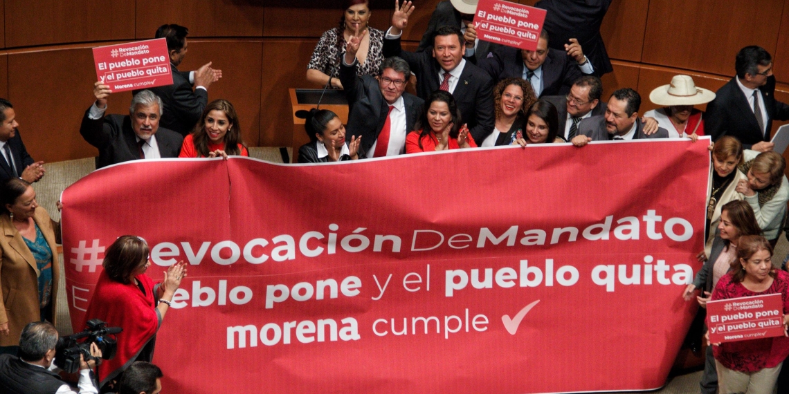 Morena propone que revocación de mandato aplique a senadores, diputados y gobernadores