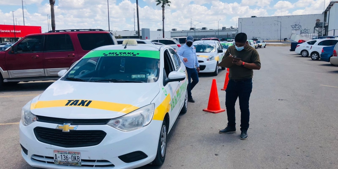 Denuncian altos cobros y mal servicio por parte de taxistas en Acuña