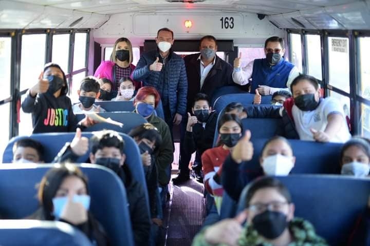 Reciben vacuna anticovid19 el primer grupo de menores en Acuña