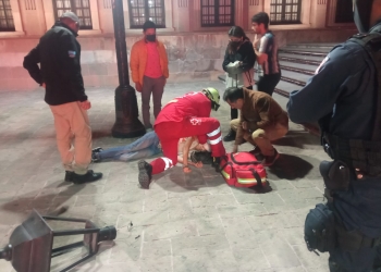 Abajo con todo y farola
