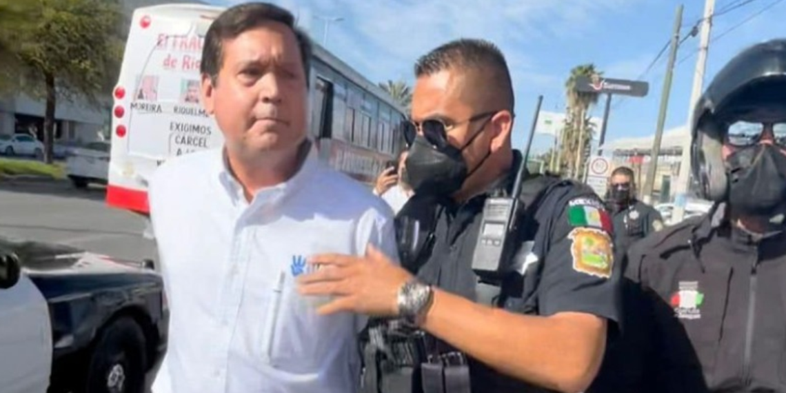 Detienen a diputado de Coahuila por protestar