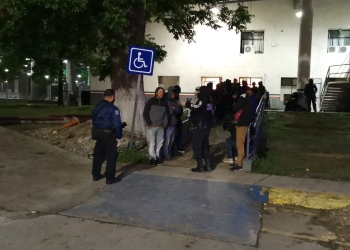 Aseguran a casi un centenar de migrantes en antigua garita