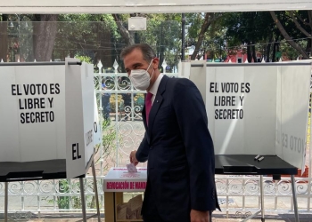 Lorenzo Córdova vota en consulta de Revocación de Mandato