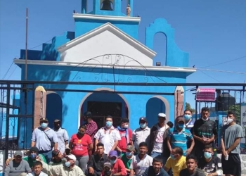 Les quieren quitar la iglesia