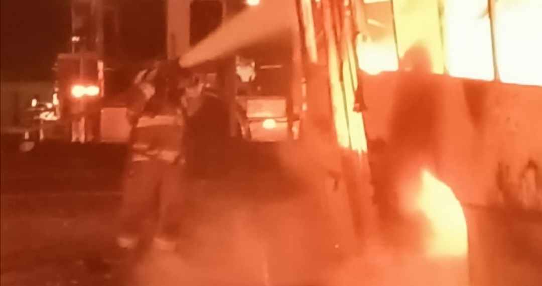 Se incendian unidades de la ruta Zaragoza