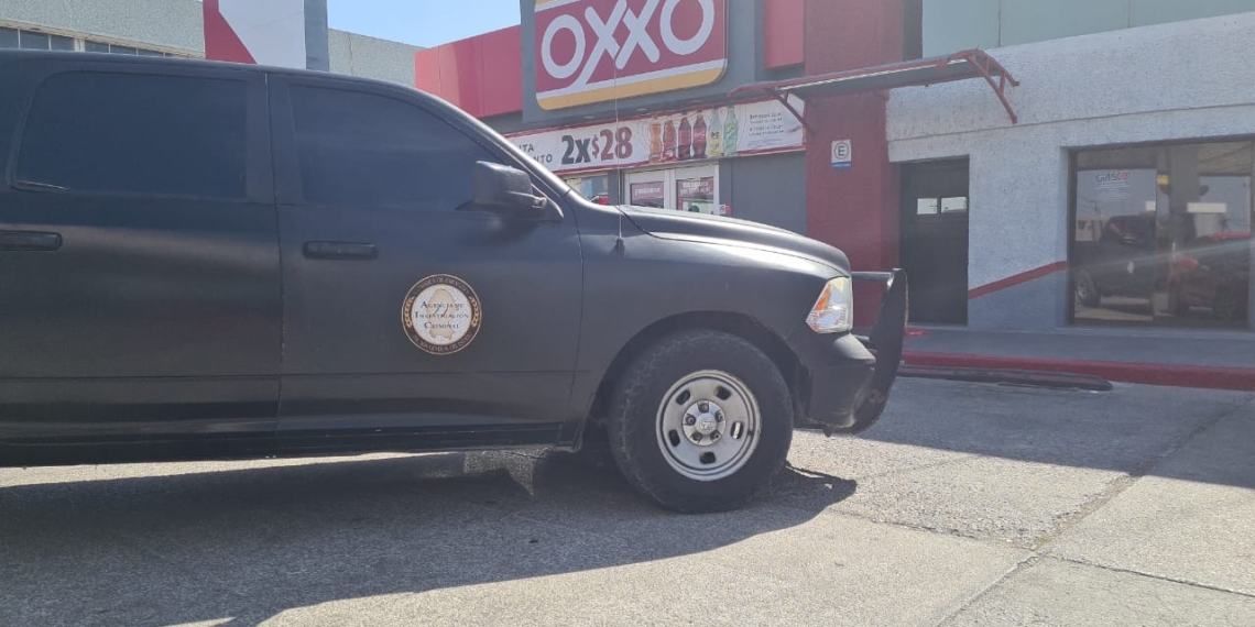 Investigan robo con intimidación cometido en tienda de conveniencia