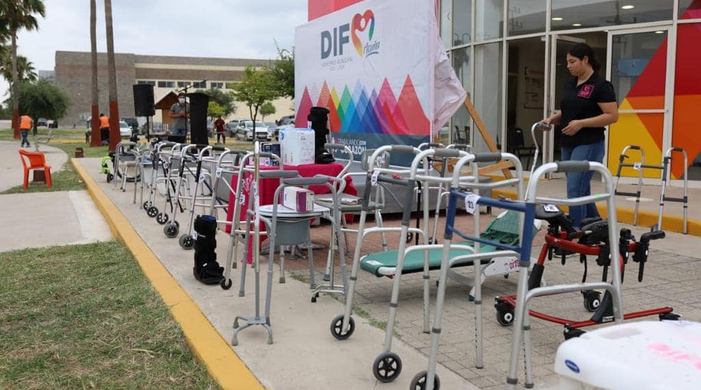 DIF Municipal realiza la entrega de aparatos ortopédicos