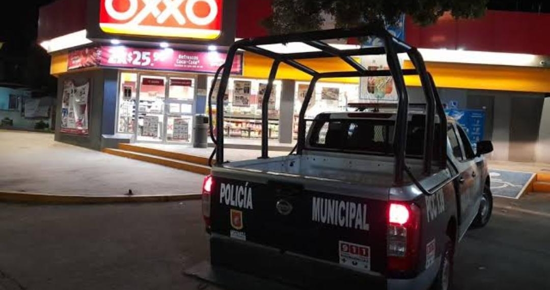 Atraco a OXXO bajo investigación